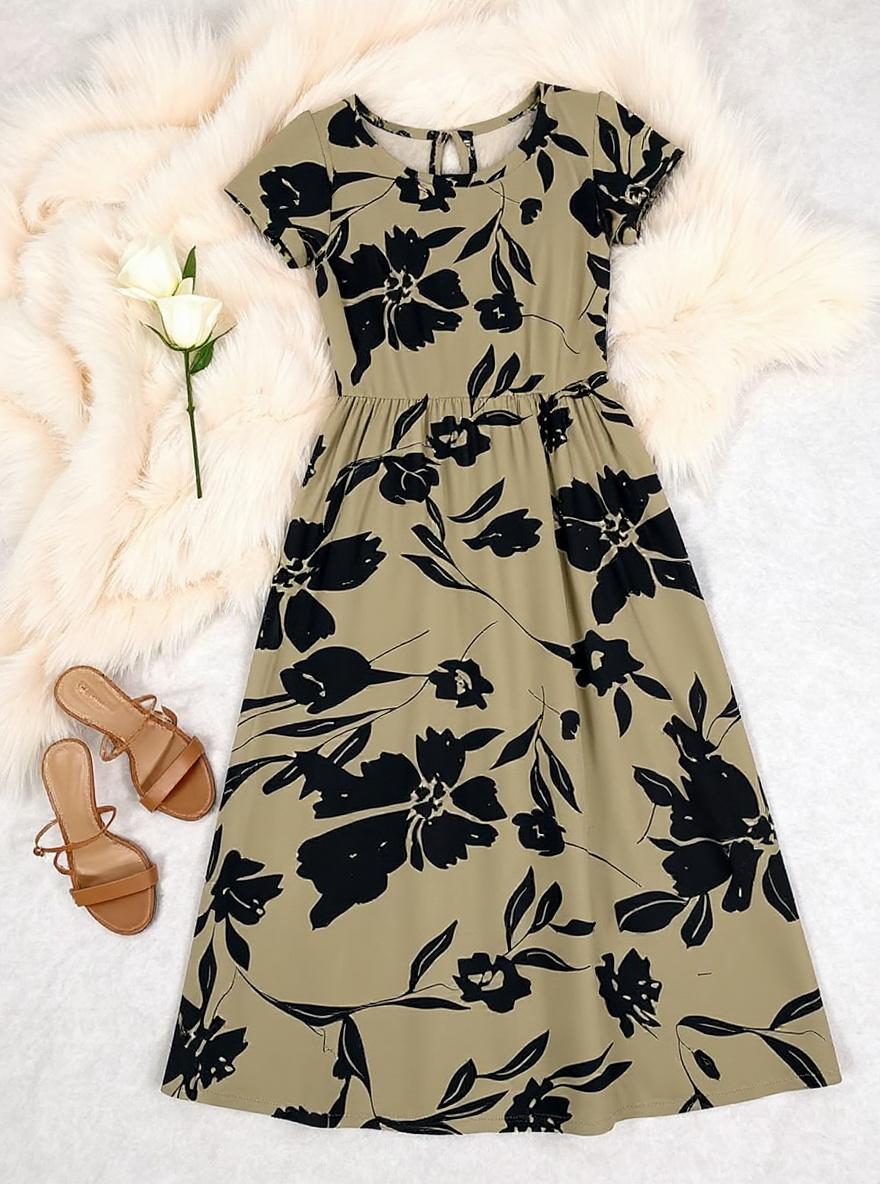 Cap sleeve crew neck maxi dress in [color] with pockets, styled for casual beach wear — view 7a